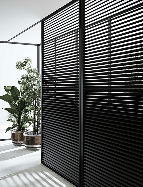 Levante for doors and privacy screens