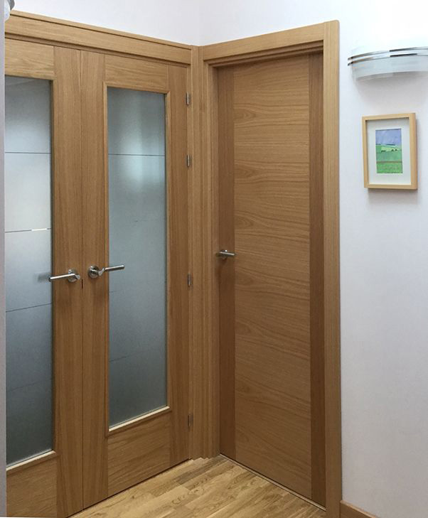 Linea Toledo door room setting